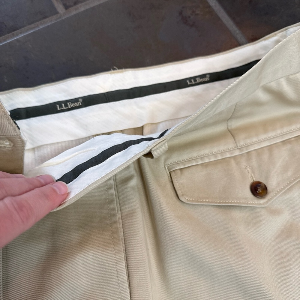 L.L. Bean Men's Pleated Dress Pants Khaki Beige Size 36x31 Classic Slacks Cotton - Picture 4 of 8